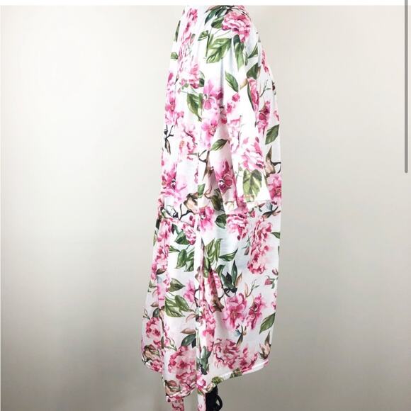 Show me your mumu Brie robe in white and pink floral print - Picture 3 of 8
